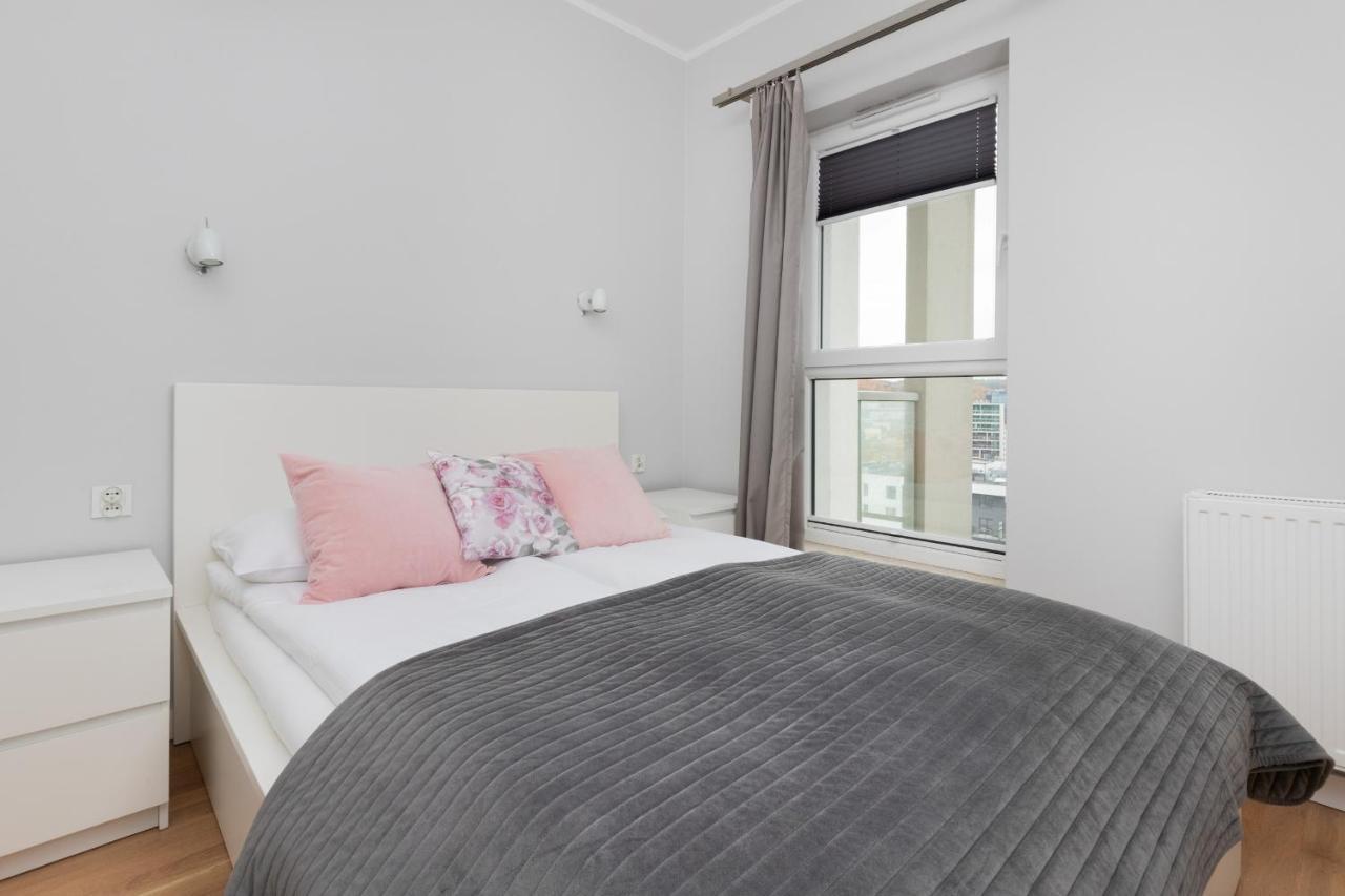 Apartament Spacious Aleja Rzeczypospolitej With Balcony By Renters Gdańsk